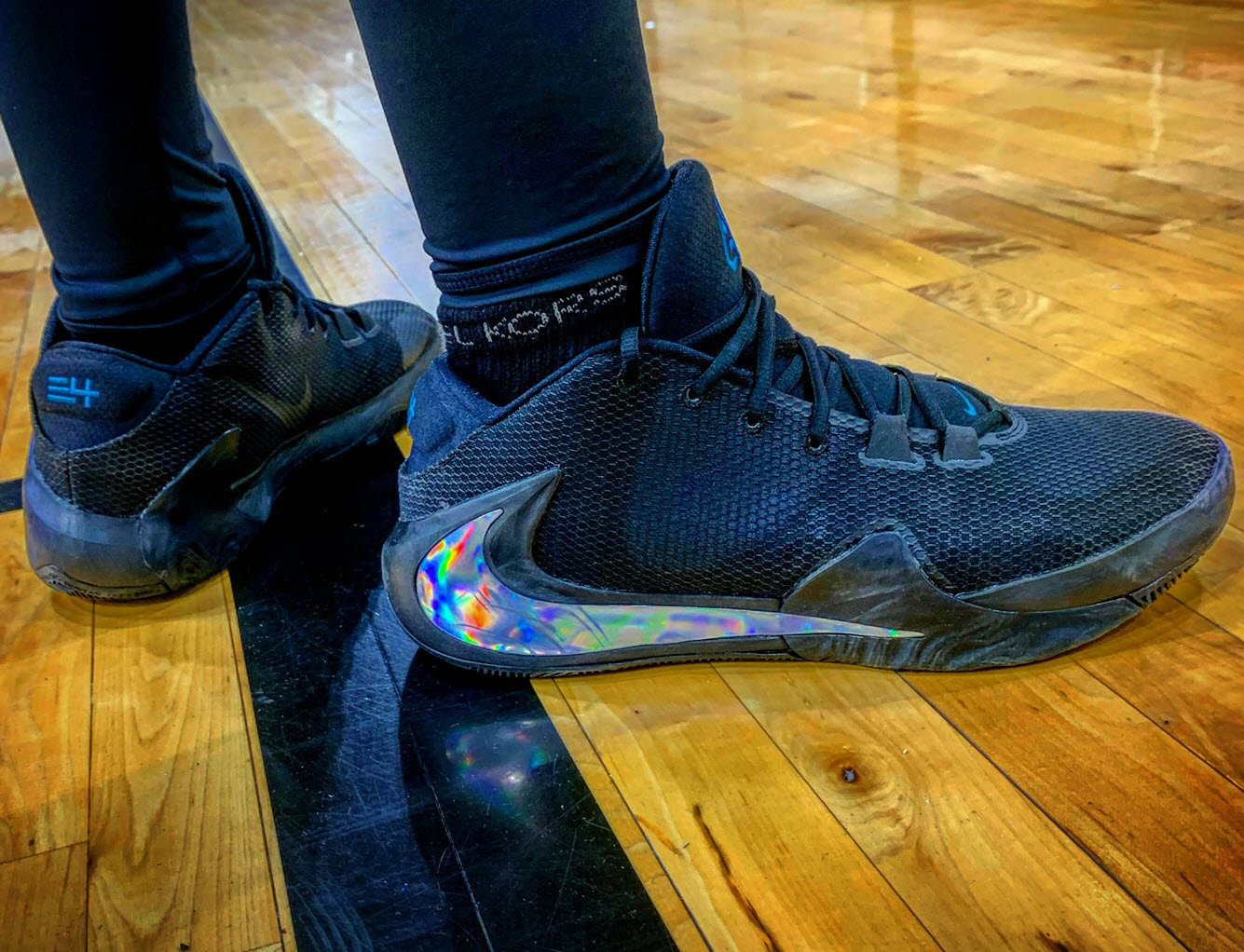 zoom freak 1 black iridescent on feet